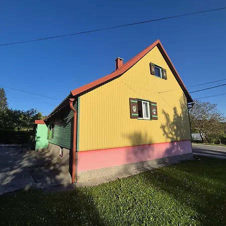 Dom wakacyjny Kuca Sarenka *